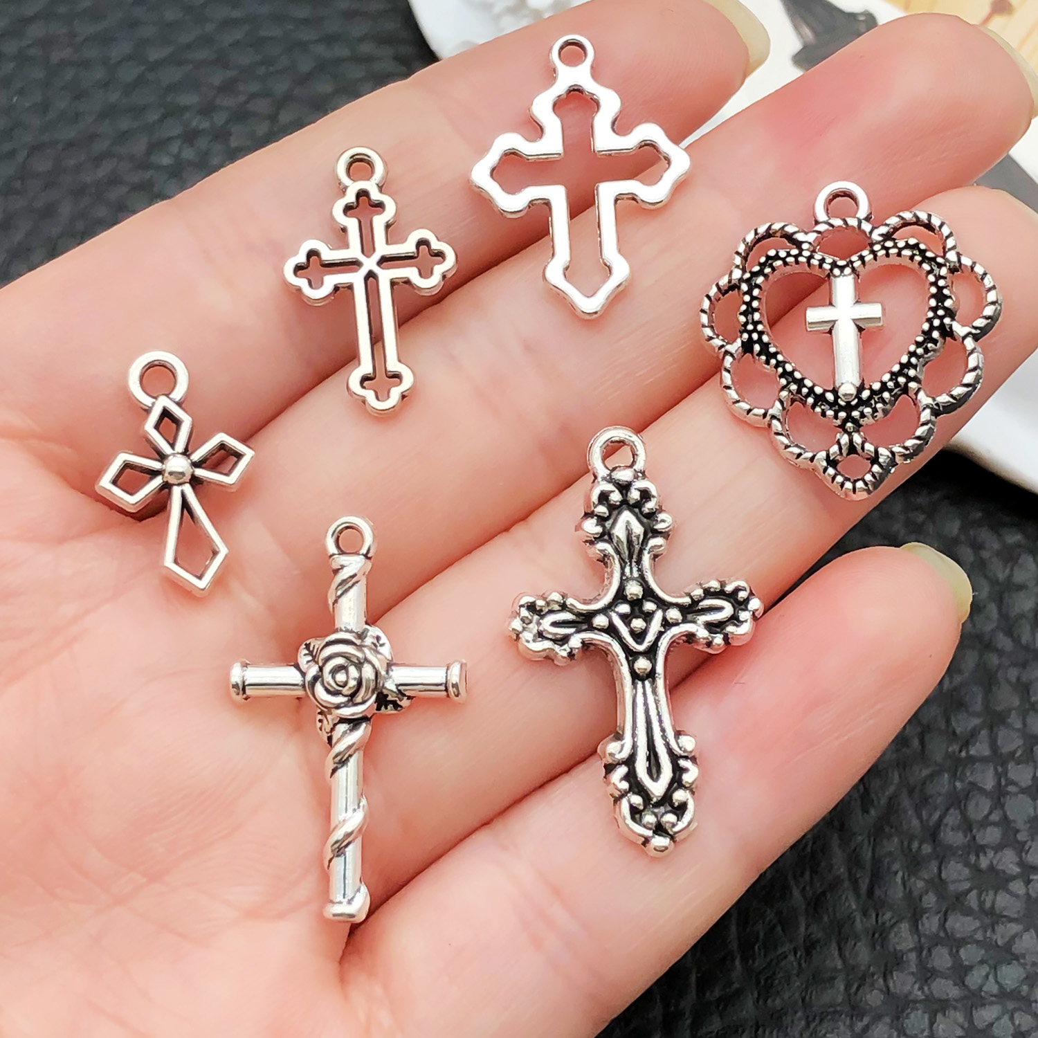 52 stuks geassorteerde kruisha - Ethnic Fashion Jewellery recensie en prijs